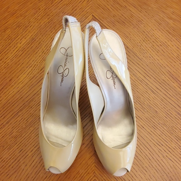 Jessica Simpson Slingback Pumps - Picture 2 of 4